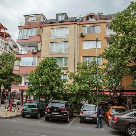 Downtown - Comfy 2-bdr. Apt In Top Centre 公寓 *